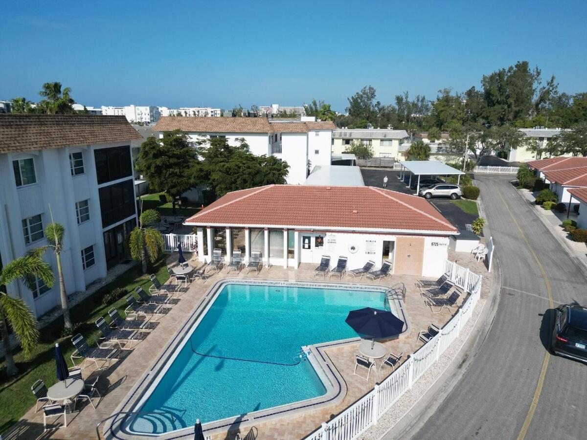 2 Bed 2 Bath Centrally Located On Siesta Key Sarasota Eksteriør billede